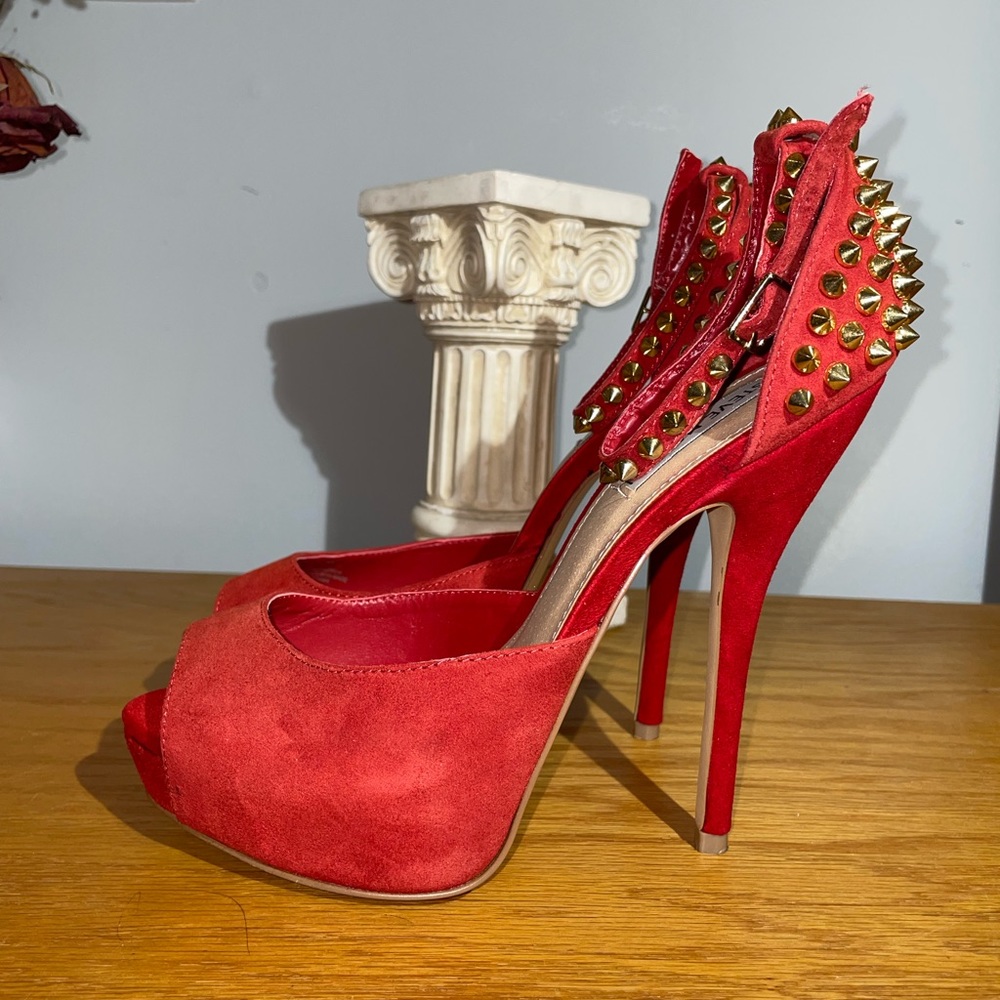 Steve Madden Hazzard Pumps
